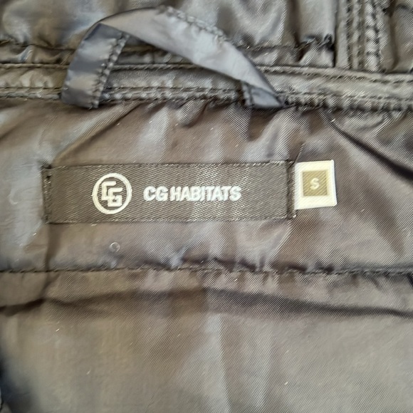CG Habitats small black quilted sleeping bag hoodie. - Picture 5 of 11